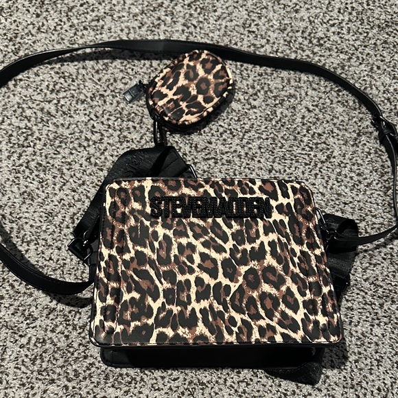 Steve Madden Leopard Print Crossbody Bag with Black Accents - Picture 2 of 10